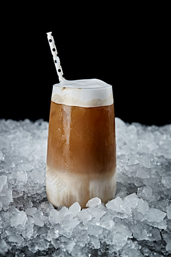 美式雪顶奶油冰咖啡