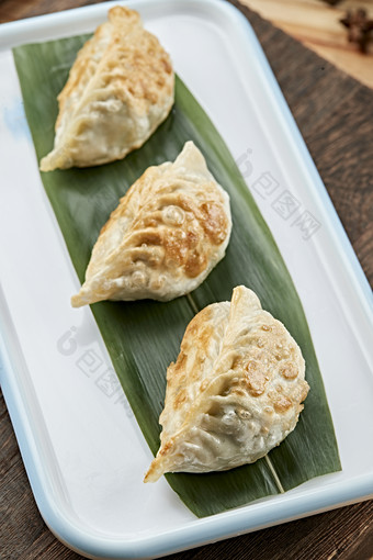 港式茶餐香菇韭菜瘦肉馅煎蒸饺