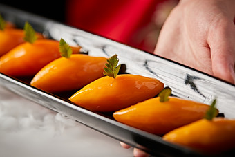 芒果造型浇汁蜂蜜醸红薯