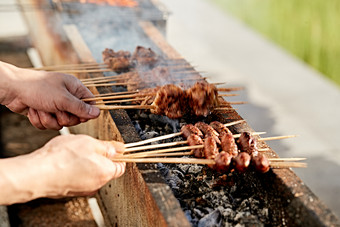 在户外<strong>烧烤</strong>美味食材