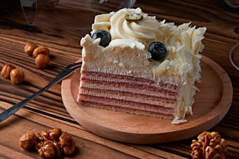 蓝莓白巧克力鲜奶慕斯榴莲蛋糕