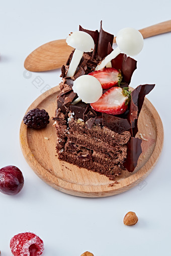 法式鲜果浓香黑森林巧克力生日<strong>蛋糕</strong>