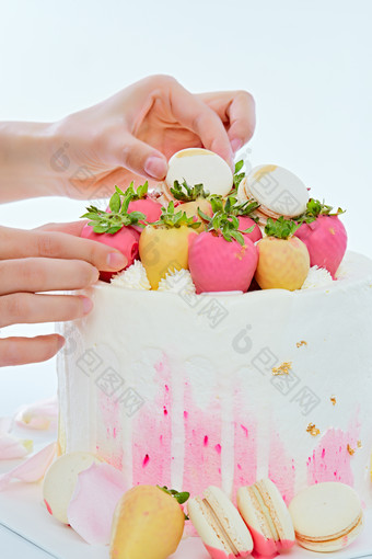 鲜草莓马卡龙法式多层奶<strong>夹心</strong>油蛋糕