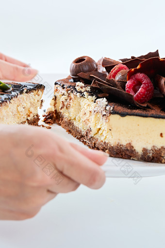 可可撒粉黑巧克力奶酪慕斯蛋糕