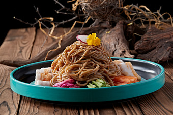 菜丝五花肉凉拌莜面饸饹