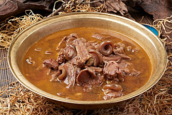 铜锅黄焖带皮驴肉