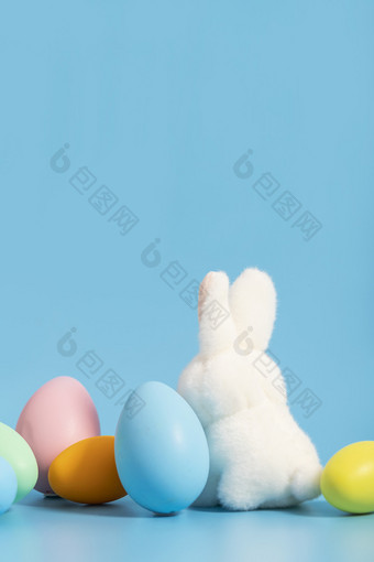 复活节兔子与彩蛋