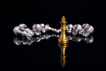 国际象棋金色棋子图