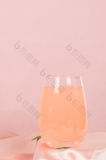 桃汁夏日果汁图片