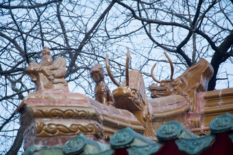 寺庙古建筑屋顶上的脊兽