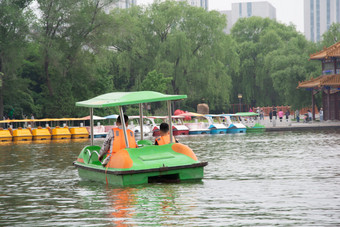 公园中的游船