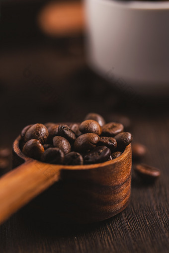 咖啡豆与咖啡勺图片