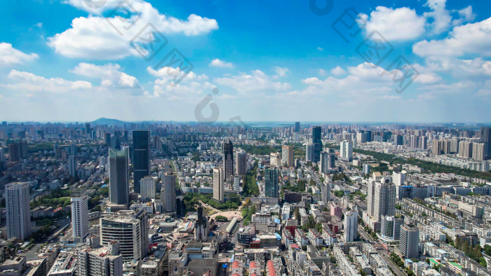 安徽合肥城市天际线蓝天白云图片-包图网企业站