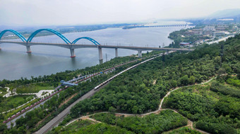 湖北襄阳跨越汉江铁路大桥