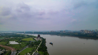 湖南湘潭城市暴雨来临