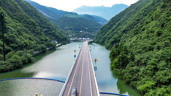 水上最美公路湖北新山