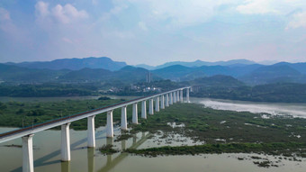 长江高铁轨道高架桥