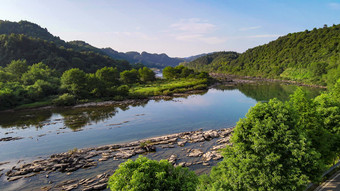 祖国山清<strong>水秀</strong>大好河山