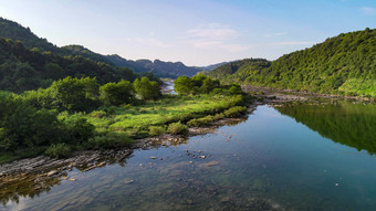 祖国山清<strong>水秀</strong>大好河山