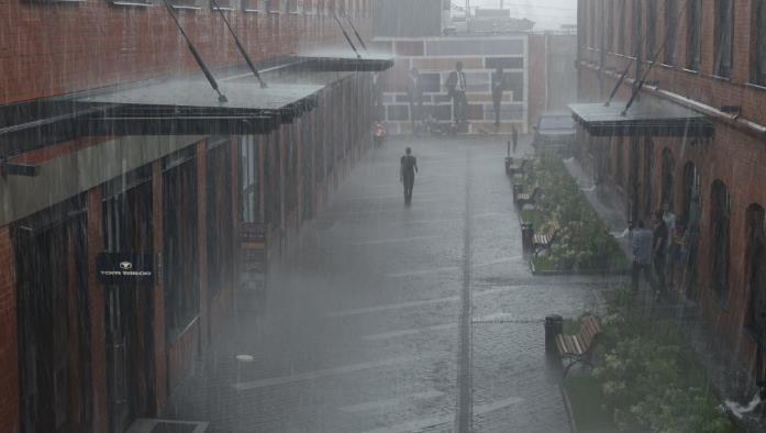 春雷滚滚的夜雨循环氛围环境音声效