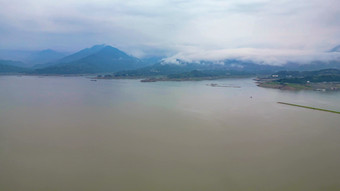 三峡清晨迷雾云雾湖北