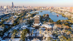 山东济南大明湖超然楼冬天雪景