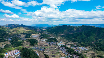 乡村振兴山川丘陵美丽乡村