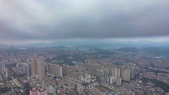 城市极端天气暴雨来袭航拍广东中山