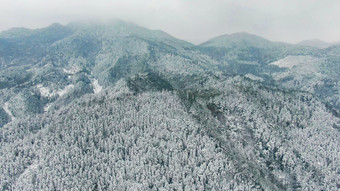 航拍山川丘陵冬天雪景