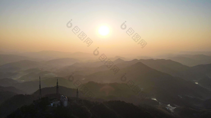 航拍山川日落晚霞剪影