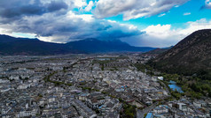 航拍云南丽江城市大景