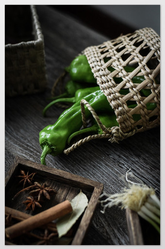 绿色蔬菜青椒高清摄影图片