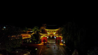 云南<strong>丽江</strong>束河古镇<strong>夜景</strong>灯光航拍