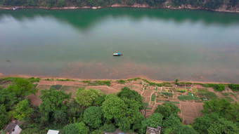 自然风景江边游船风光航拍