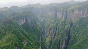 航拍高山悬岩峭壁