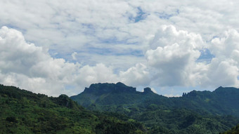 航拍湖南<strong>张家界</strong>巍峨大山