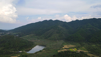 航拍连绵起伏山川丘陵地貌