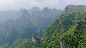 航拍石峰高山森林