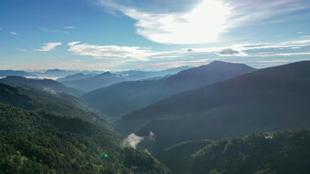 航拍雄伟大山<strong>连绵起伏</strong>