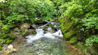 青山绿水溪流瀑布自然风光