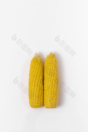 两根<strong>玉米</strong>白色背景图片