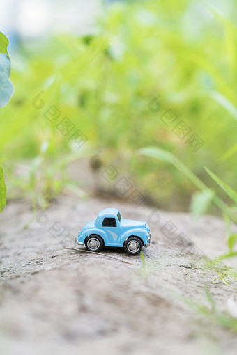 蓝色玩具汽车创意童年图片