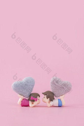 情侣亲吻创意情人节粉色背景图片