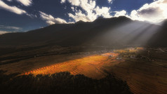 西藏林芝察隅韵山脉在暖阳下