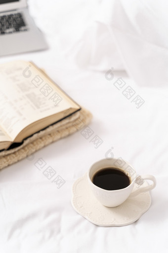 一杯咖啡学习办公早安打卡