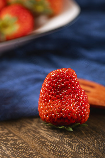 一颗<strong>水果草莓</strong>特写图片