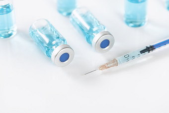 注射器与疫苗药品白底图