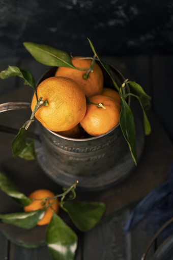 冬季水果橘子暗调图片