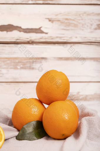 水果<strong>橙子</strong>亮调背景海报