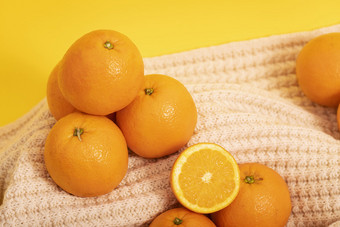冬季水果<strong>橙子</strong>暖调背景海报